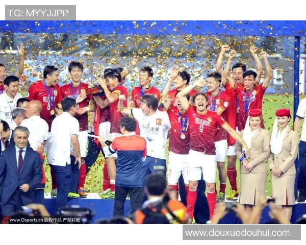 冷门足球新闻微博聚焦小众赛事与球员动态引发球迷热议