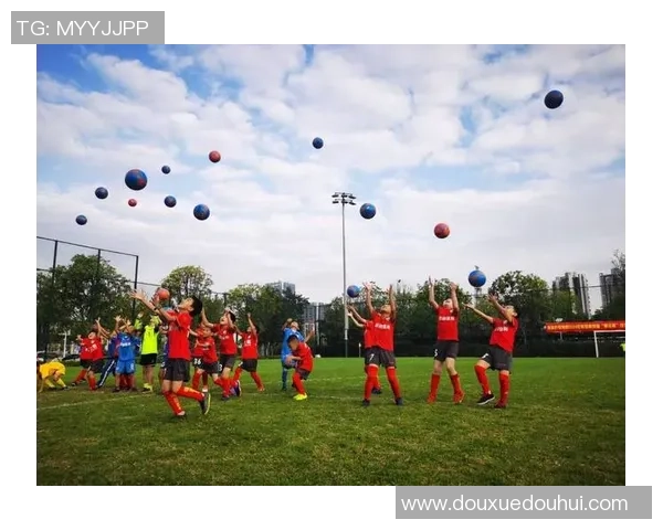 刀仔足球的魅力与挑战探索小型足球在青少年成长中的重要性与影响